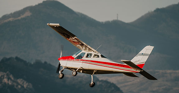 ultraleggero in volo durante sessione pratica del corso VDS Base