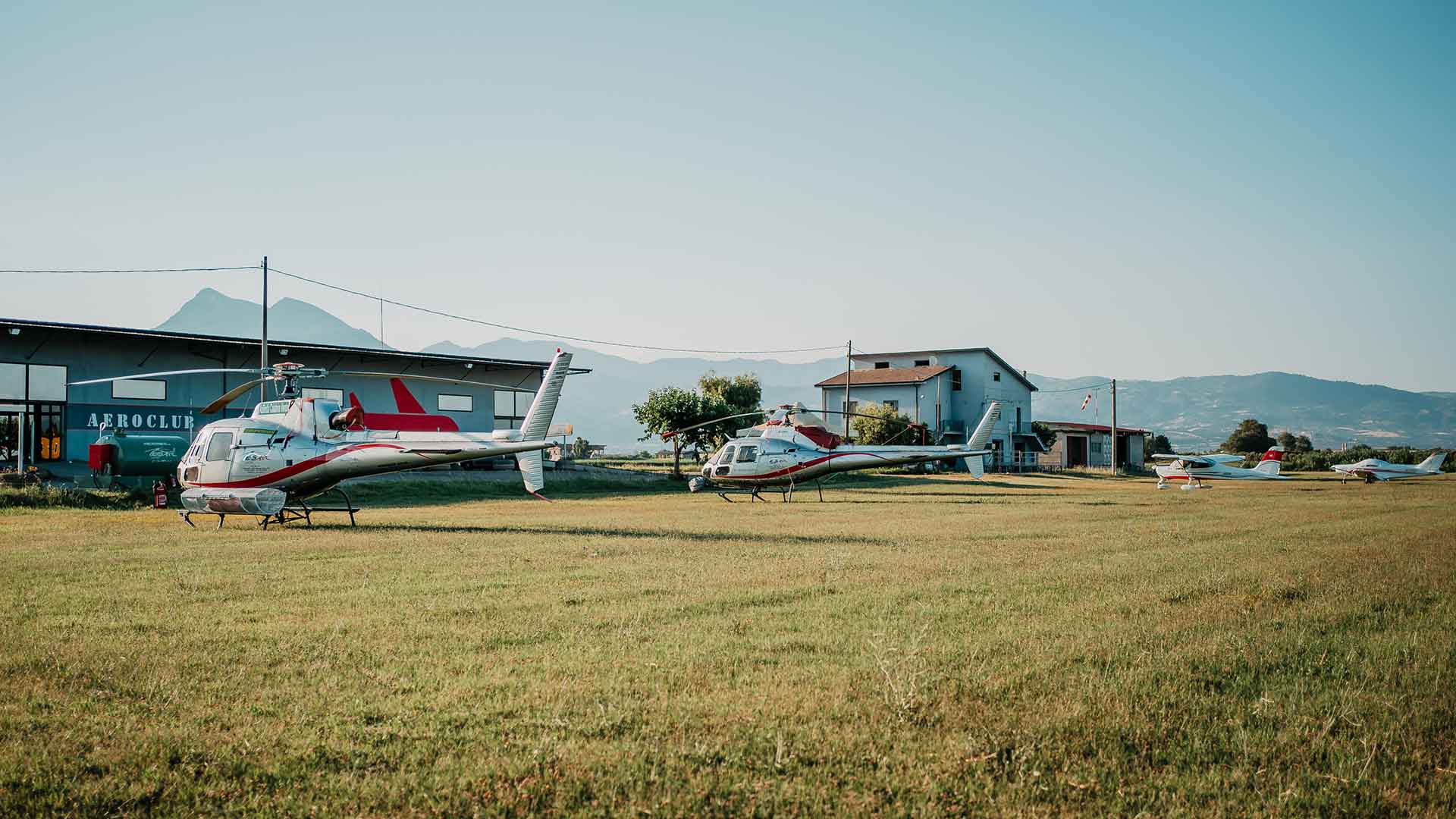 parcheggio aeromobili Aviosuperficie Sibari Fly